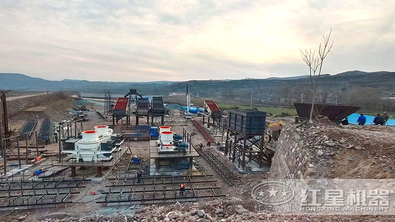 該客戶機(jī)制砂生產(chǎn)現(xiàn)場屬于大型，費(fèi)用在180萬左右