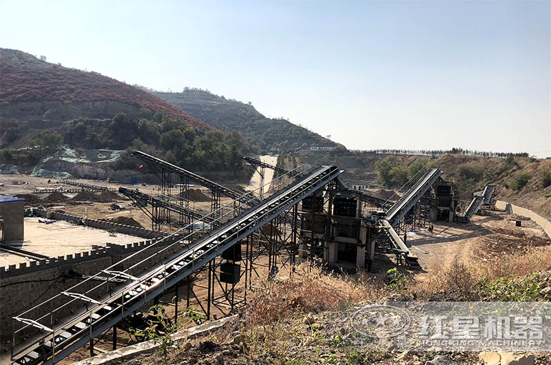 紅星時(shí)產(chǎn)300-400噸石料生產(chǎn)線現(xiàn)場 紅星時(shí)產(chǎn)300-400噸石料生產(chǎn)線現(xiàn)場
