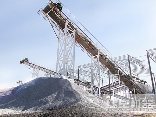 沖擊制砂機(jī)_破碎機(jī)施工現(xiàn)場(chǎng)