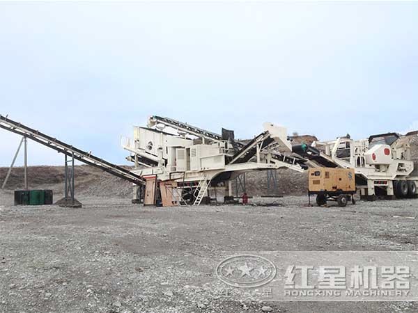 移動卵石制沙機作業(yè)現(xiàn)場