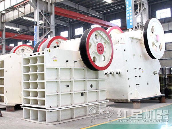 鄂式碎石機車間實拍圖 鄂式碎石機車間實拍圖