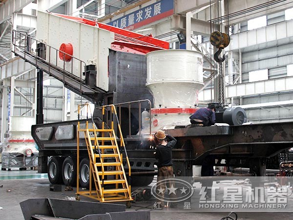 移動(dòng)小型石子機(jī)生產(chǎn)車間