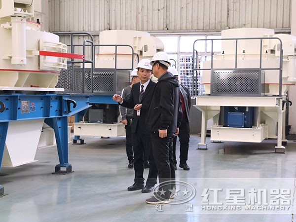 鵝卵石打沙機(jī)，用戶參觀現(xiàn)場