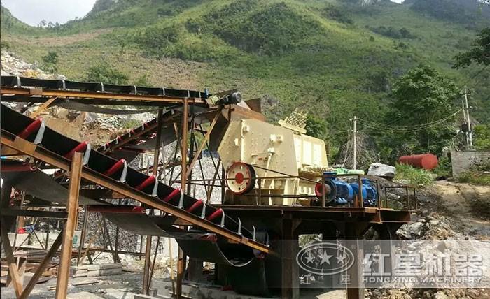 石灰石破碎生產(chǎn)線現(xiàn)場 石灰石破碎生產(chǎn)線現(xiàn)場