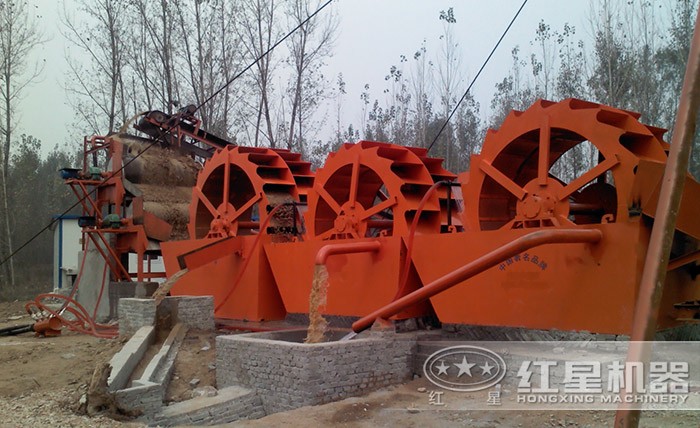 輪斗式洗砂機(jī)現(xiàn)場(chǎng)