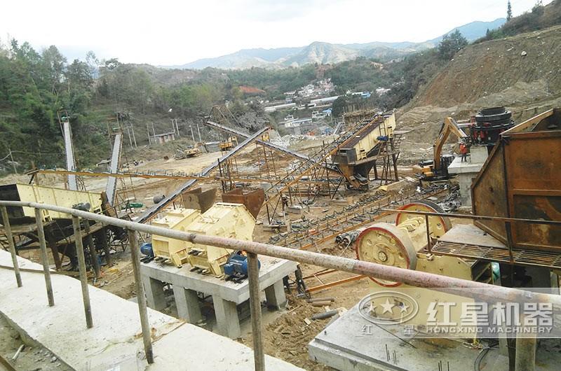 反擊式制砂機現(xiàn)場