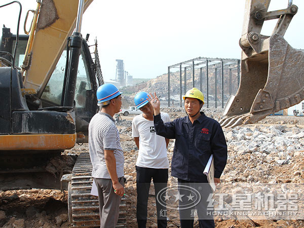 沙石生產(chǎn)線現(xiàn)場 沙石生產(chǎn)線現(xiàn)場