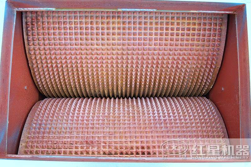 對輥粉碎機(jī)細(xì)節(jié)圖