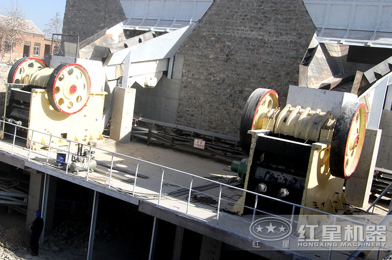 顎破進料口大，破碎力度強適合打頭陣