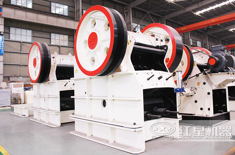 鄂式碎石機，進料口大，耐磨抗壓