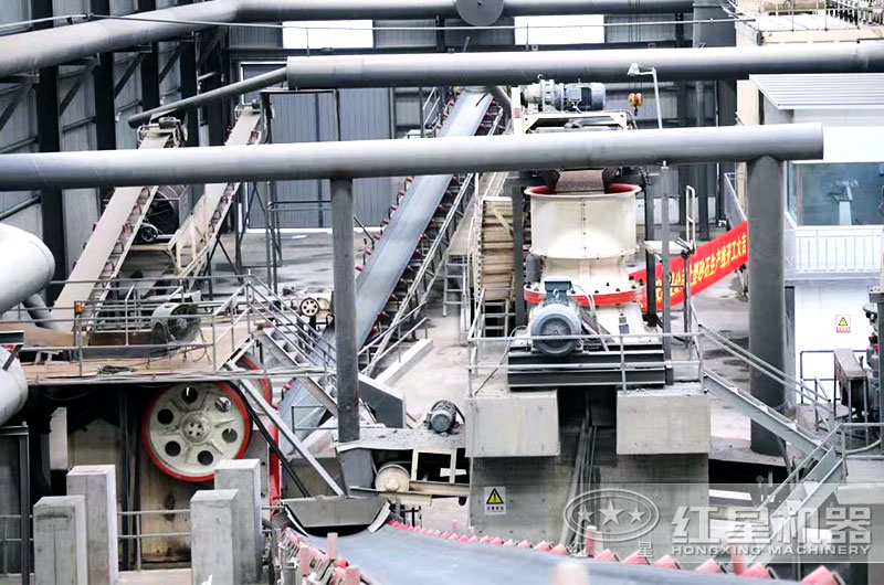 砂石生產(chǎn)線現(xiàn)場(chǎng)單缸圓錐式破碎機(jī) 砂石生產(chǎn)線現(xiàn)場(chǎng)單缸圓錐式破碎機(jī)