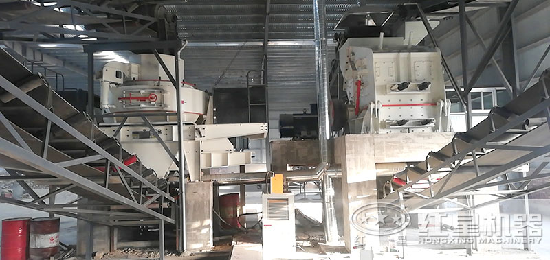 人造沙機器生產現(xiàn)場