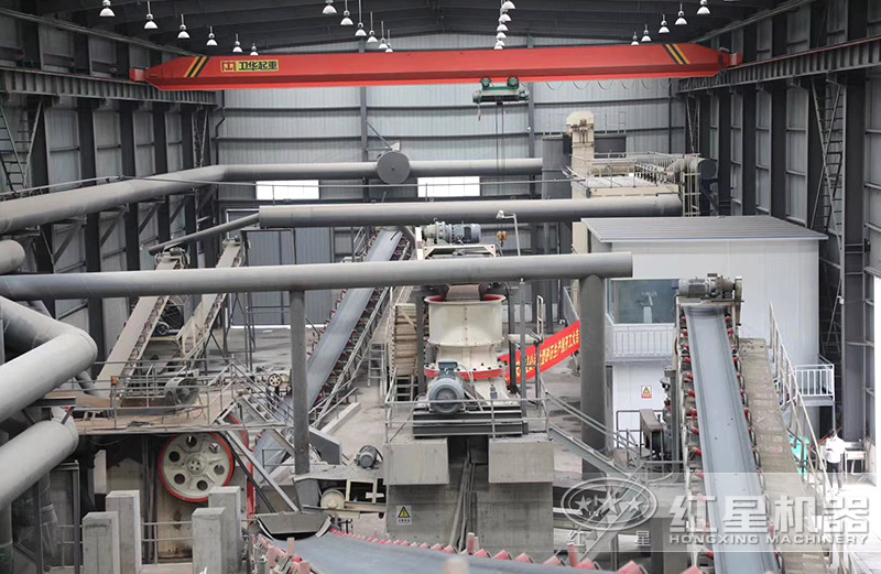 時產(chǎn)30噸砂石破碎生產(chǎn)線現(xiàn)場